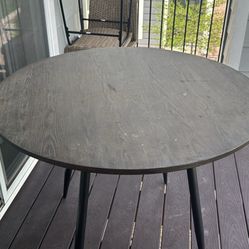 Dining Room Table And Chairs 