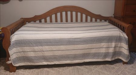 Wooden Daybed Frame with Slatted Back