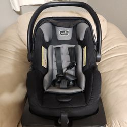 Evenflo Infant Carseat With Base. 