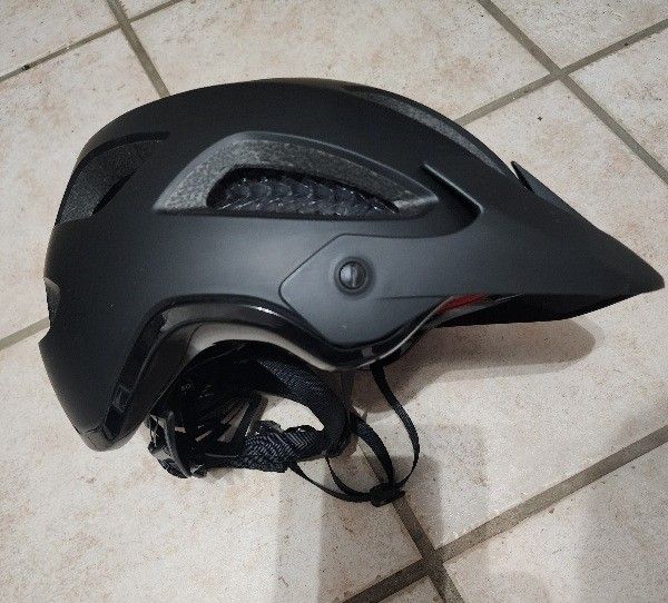 TREK - Bontrager  Wavecel Mountain Bike Helmet In New Condition 