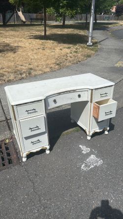 Free desk