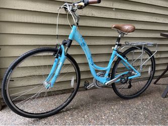 Trek 7100 Ladies 700c Hybrid Bike (16-inch Frame)
