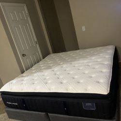 KING STEARNS AND FOSTER MATTRESS AND FREE BOX SPRINGS 