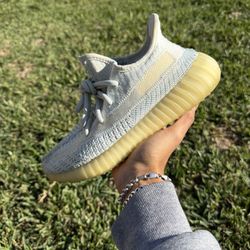 Yeezy 350 V2 “Cloud White Non-Reflective” Size 4.5 Men/6W