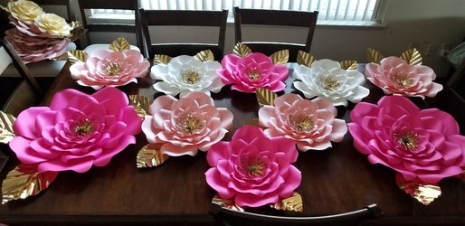 Paper flowers and paper roses. Flores de papel