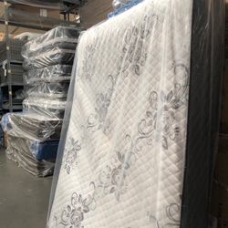 Brand New Queen Mattress Deluxe Brand