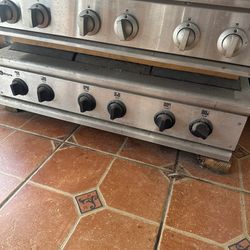 Gas oven