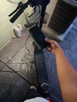 Niu kqi3 pro e scooter- Great Battery/Low Miles (Needs Wheel Repair)