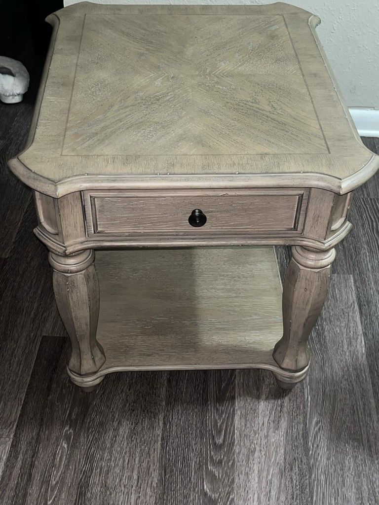Magnolia Manor Coffee Table/End Table