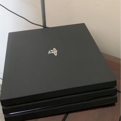 Sony PlayStation 4 8TB 6 Games, Witless Turtle Beach Headset, Netflix Account