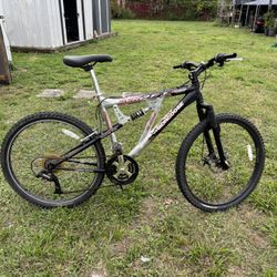 Mongoose XR-200 Mountain bike 