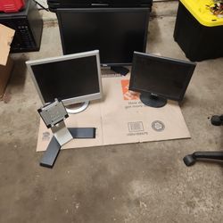 3 Working Monitors. No Cables. 