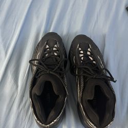 Adidas Yeezy 700 V3 "Alvah" sneakers.  Size 9 1/2