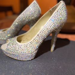 Beautiful 6M Enzo Angiolini Rhinestone Heels
