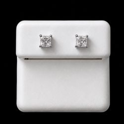 Princess Cut Moissanite Stud Earrings – 925 Sterling Silver – Brilliant Square