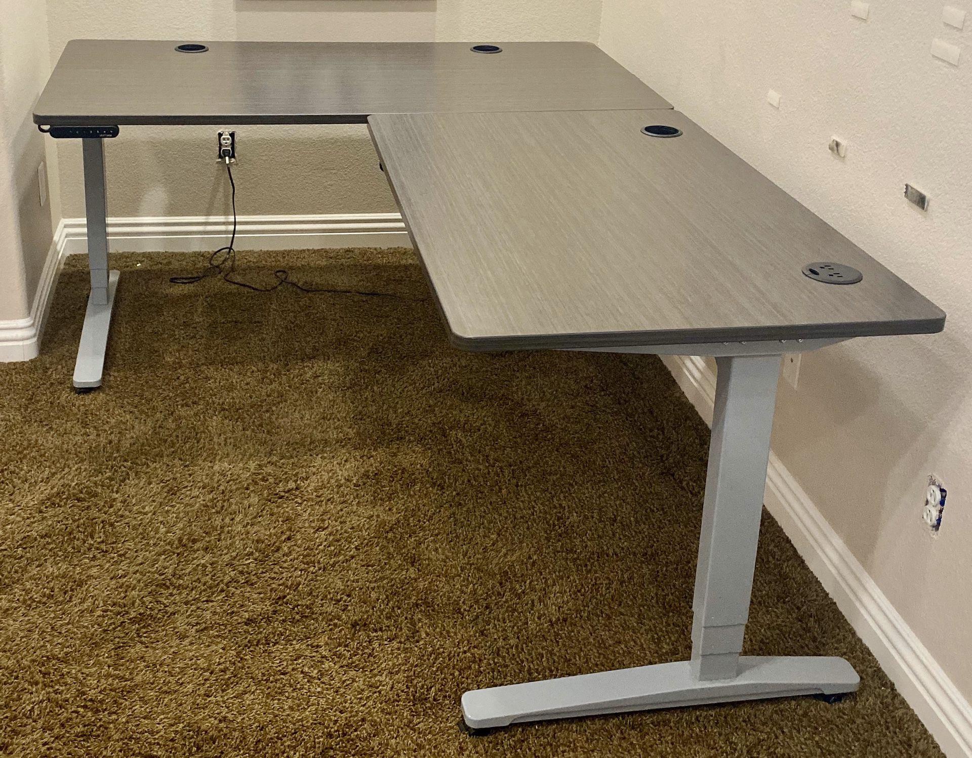 UPLIFT Height Adjustable Standing L-Shaped Computer Desk *Great Condition*