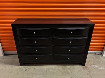 Gorgeous Black 8 Drawer Wood Dresser