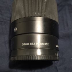 Sigma 30mm Prime 1.4 DC DN lens In Great Condition