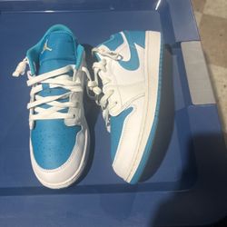 Jordan Air Jordan 1 Low Aquatone Blue/White Leather Low Top Sneaker Size 7y