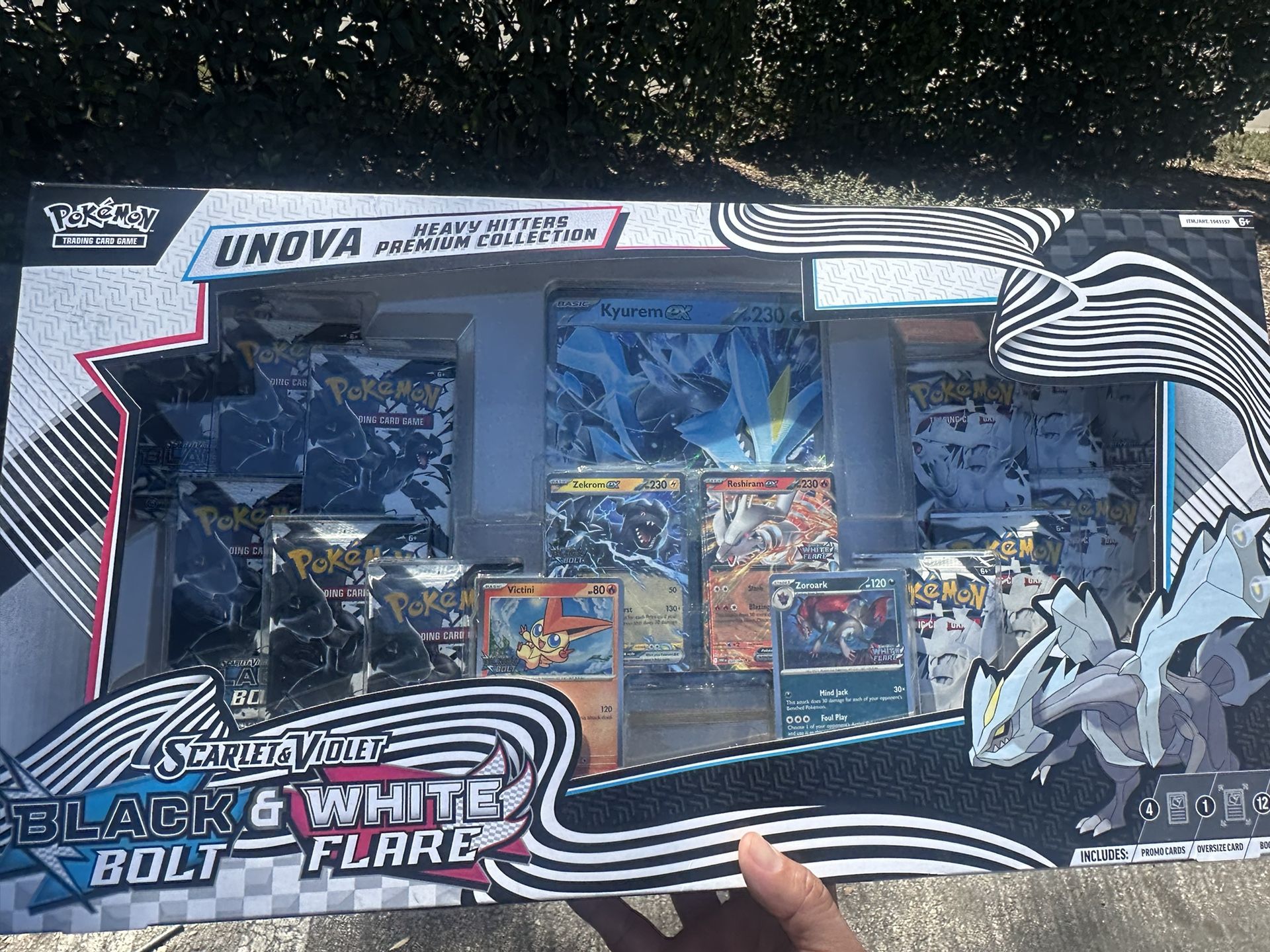 Unova Heavy Hitters Premium Collection Box