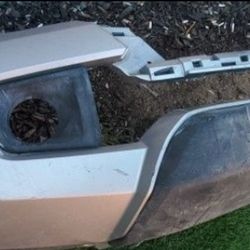 2016 -2023 TOYOTA TACOMA FRONT
BUMPER COVER GENUINE USED OEM. NCF