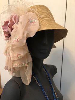 HOPELESS ROMANTIC HAT