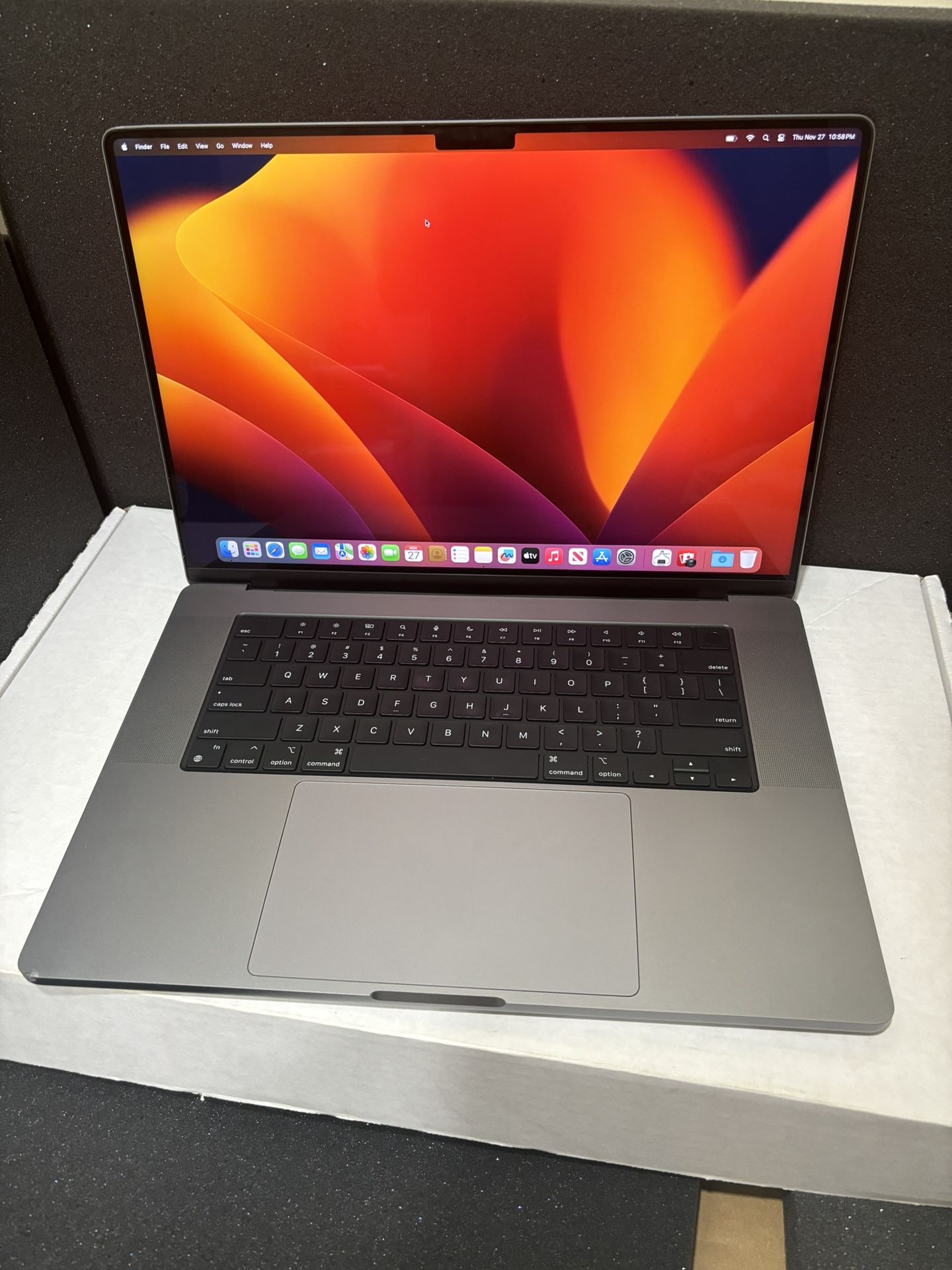 MacBook  Pro 16 2021 M1 Pro  16Gb Ram 512 Gb SSD