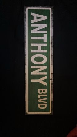 Anthony Blvd Sign