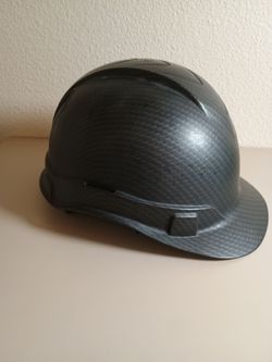 Pyramex black hard hat/ adjustable