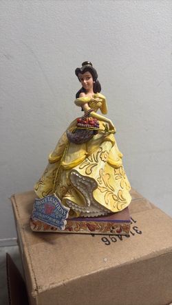 Disney belle statue
