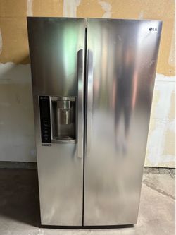 LG WiFi-enabled Refrigerator