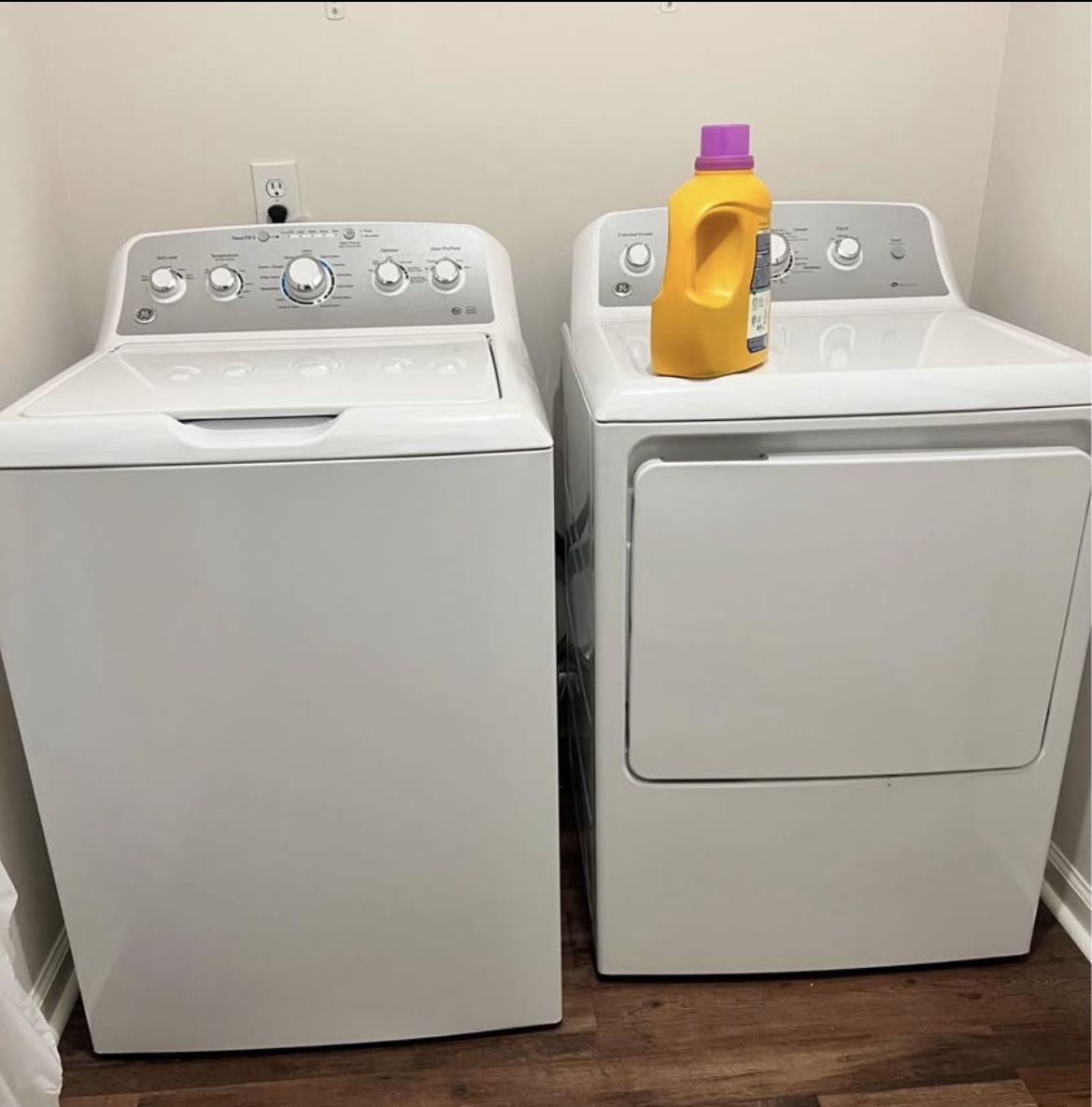 GE Washer And Dryer *PICK UP ONLY *