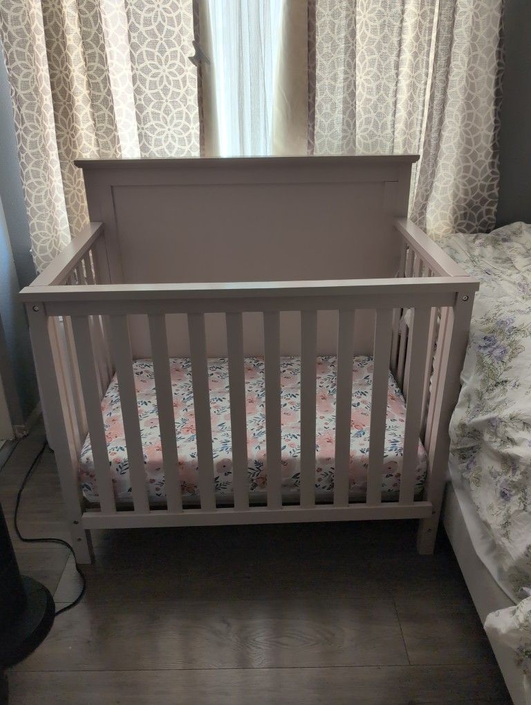 Mini Crib