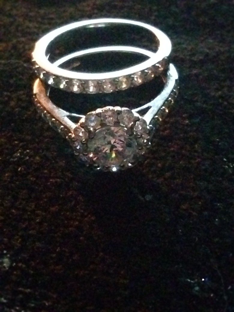 2 Carat Classic Halo Diamond Engagement Ring 