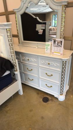 Amani Bed Room Set