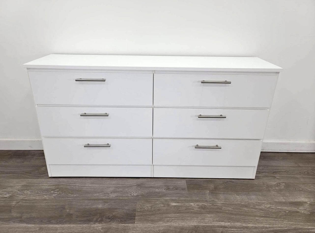 Dresser , Chest And 2 Nightstands - Cómoda, Gavetero Y 2 Mesitas De Noche