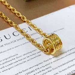 Fashion versatile must-have