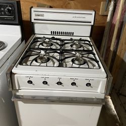 Vintage Magic Chef Apartment Size Gas Oven With Uniburners