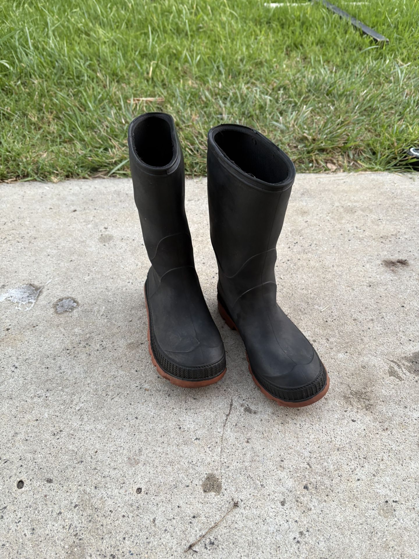 Size 11-12 Kids Rain boots