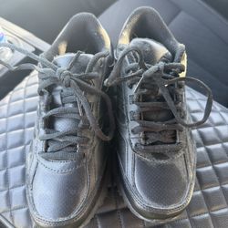 Fila Slip Resistant Shoes 