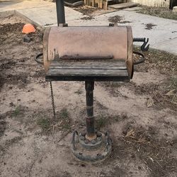 Metal heavy grill good condition 100