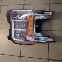 2018 Ford F150 Right Headlight. Like New Oem