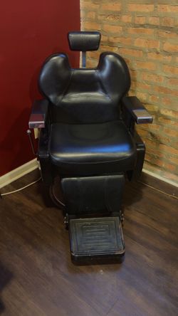 Barber Chair (Used) Good Condition