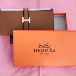 Pocketbook ■ 𝐇𝐄𝐑𝐌𝐄𝐒   ■ Exclusive
