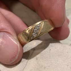 10k Gold And Diamond Ring