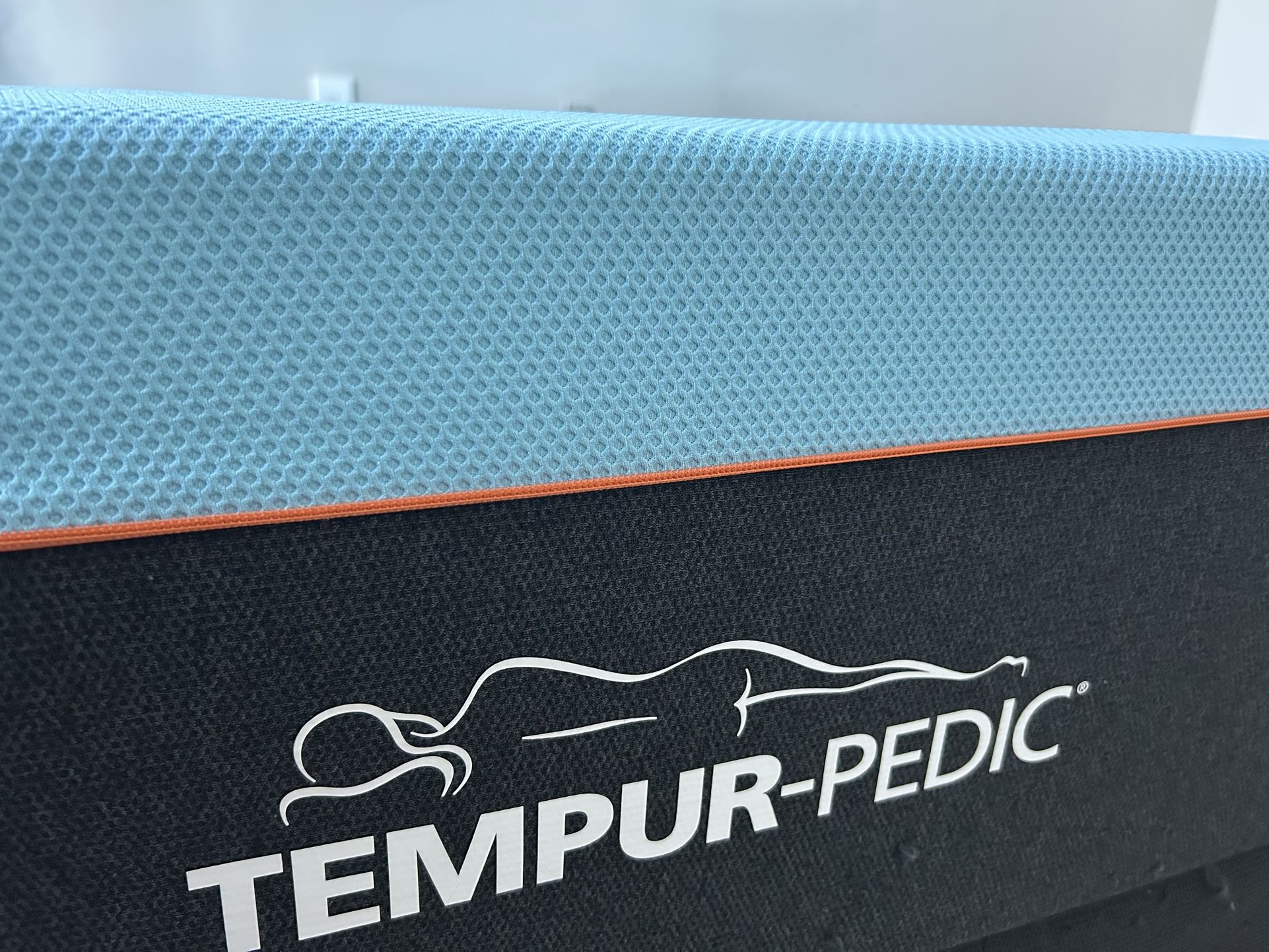 King Size Tempurpedic LuxeBreeze Firm Mattress