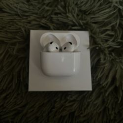 AirPod Fours 