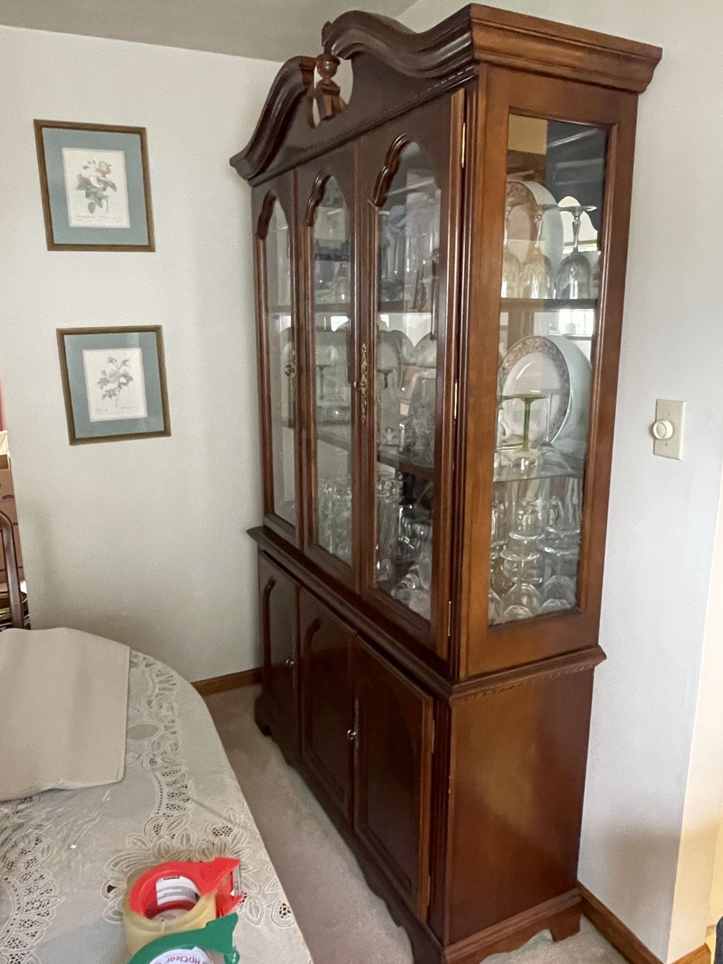 Dining Room Set (8 Pieces)