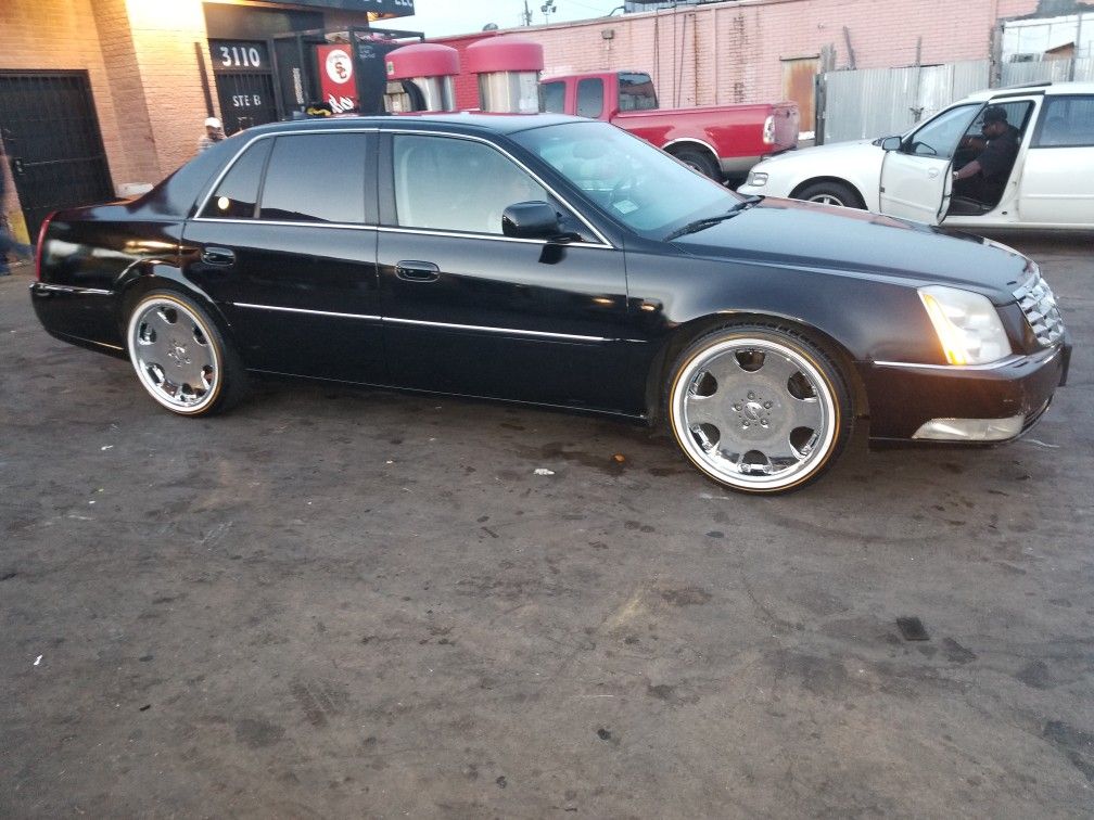 2010 DTS CADILLAC ON 20s and VOGUES