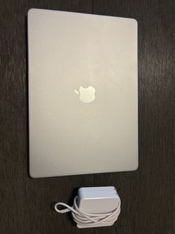 💻 Apple MacBook Air 15” M5 — 24GB / 1TB — Like New